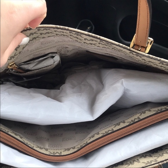 Michael Kors Bag - Picture 3 of 6